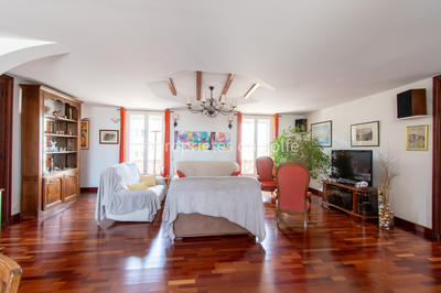 Maison - 244 m² - 6 pièces