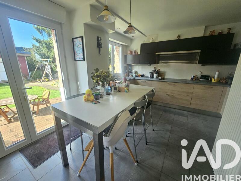 Maison - 141 m² - 8 pièces