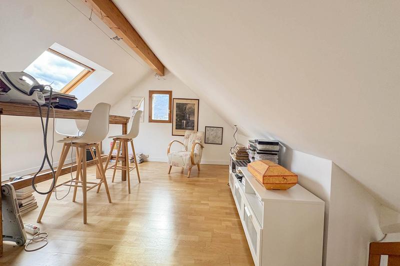 Maison - 226 m² - 8 pièces