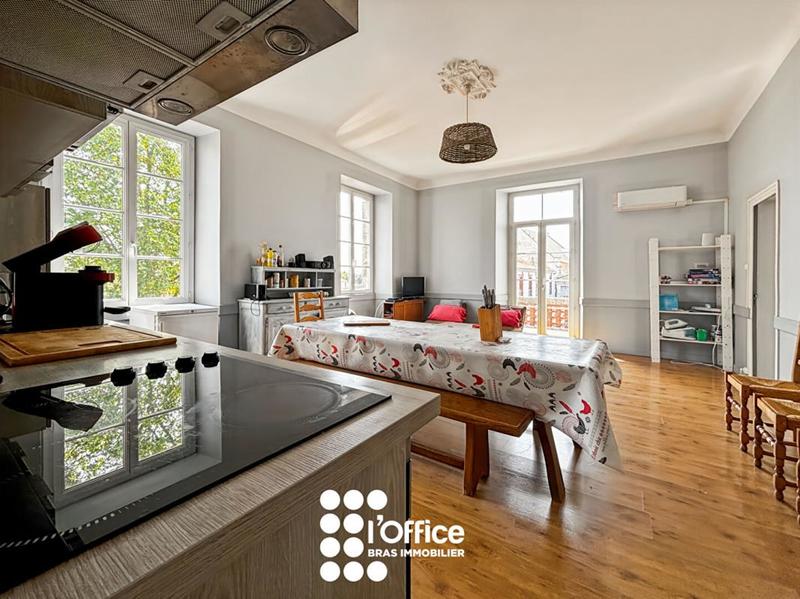 Maison de maîtres - 261 m² - 7 pièces