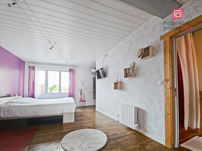 Maison - 233 m² - 7 pièces