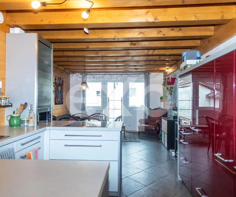 Maison traditionnelle - 144 m² - 5 pièces