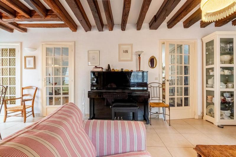 Maison - 208 m² - 6 pièces