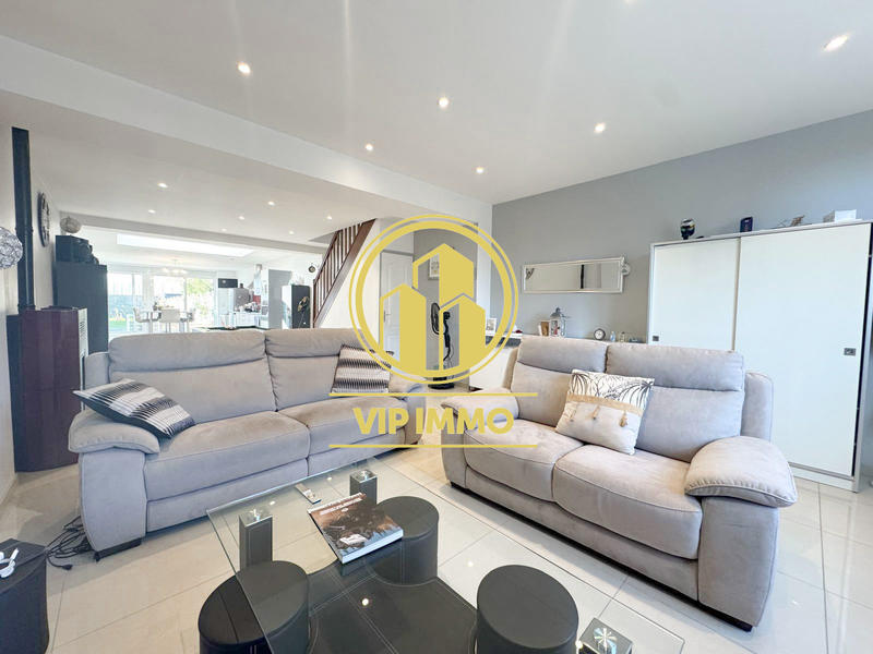 Maison - 141 m² - 5 pièces