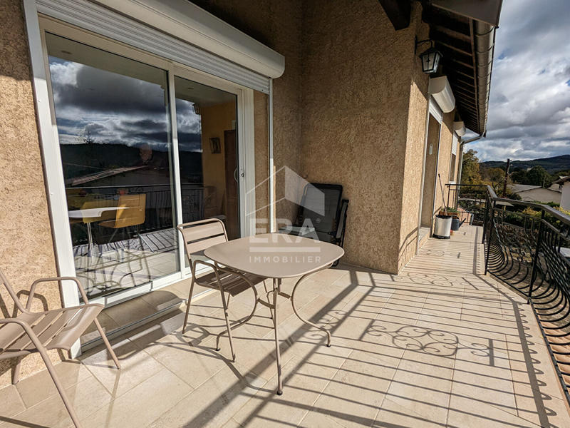 Maison - 233 m² - 10 pièces