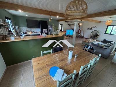 Villa - 192 m² - 8 pièces