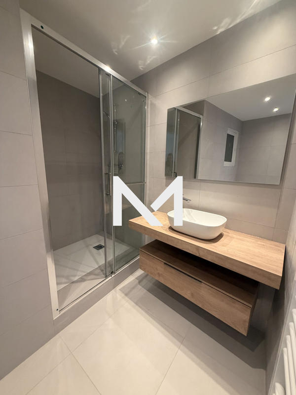 Appartement - 90 m² - 3 pièces