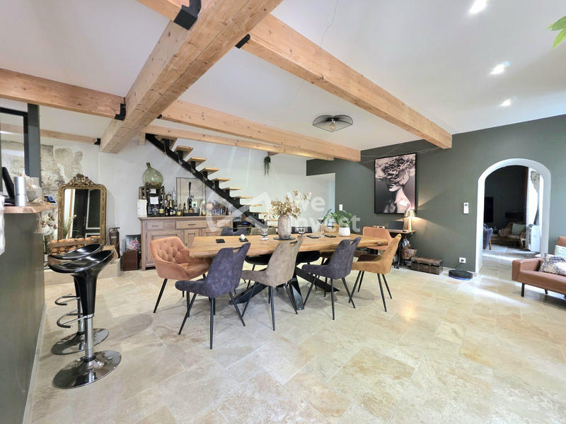 Maison - 280 m² - 8 pièces