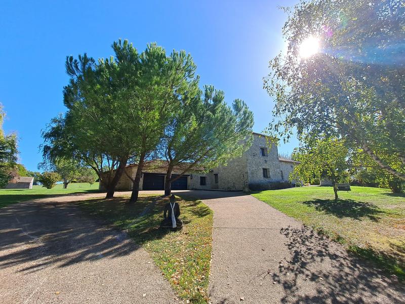 Maison - 297 m² - 7 pièces