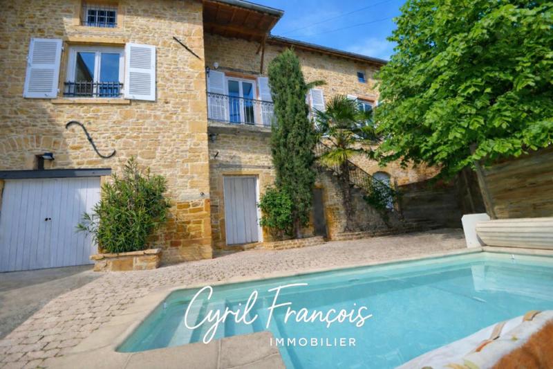 Maison - 212 m² - 8 pièces