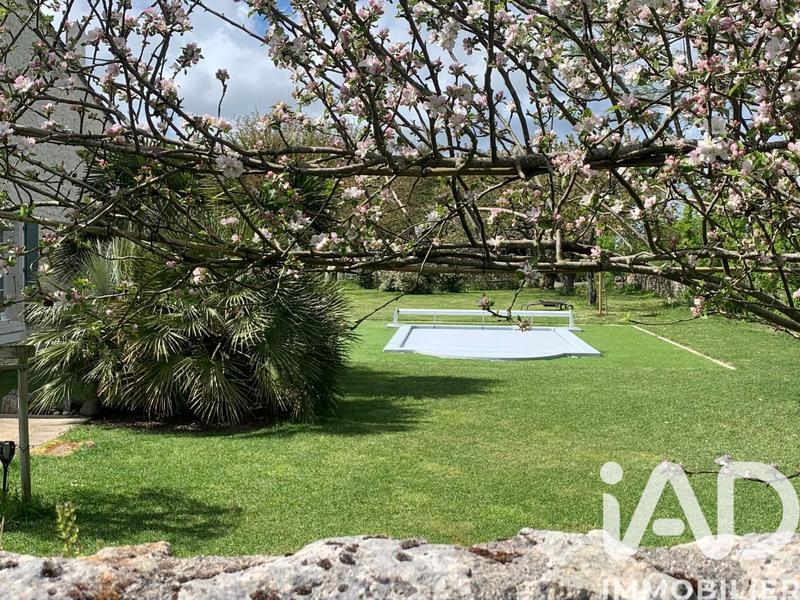 Maison - 305 m² - 15 pièces