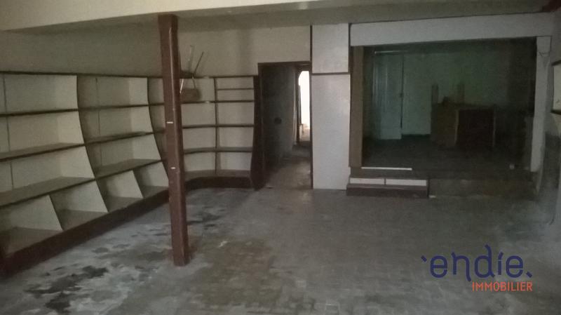 Maison - 400 m² - 6 pièces