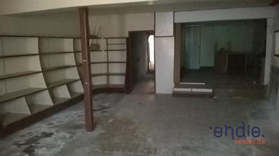 Maison - 400 m² - 6 pièces