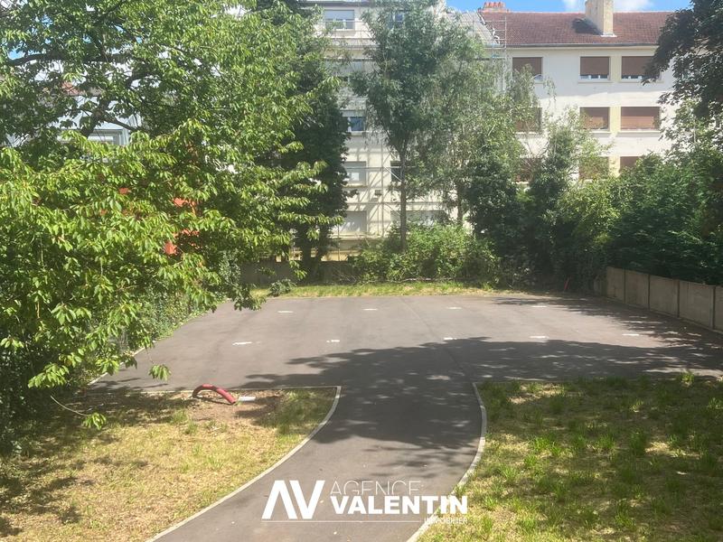 Parking / Garage - 12 m²