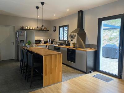 Villa - 232 m² - 8 pièces