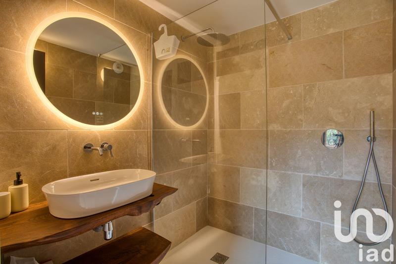 Maison - 180 m² - 7 pièces