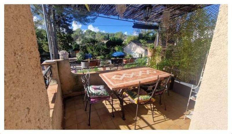 Maison - 205 m² - 7 pièces