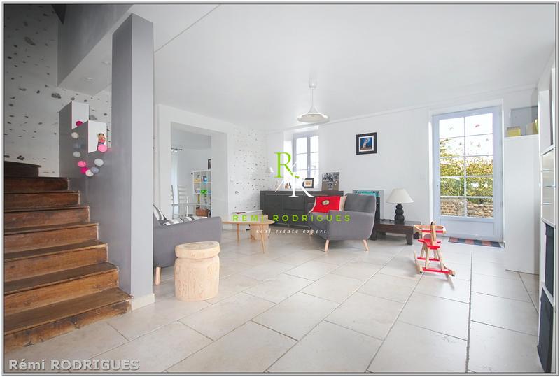 Maison - 219 m² - 10 pièces