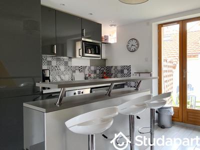 Chambre - 10 m² - 1 pièce