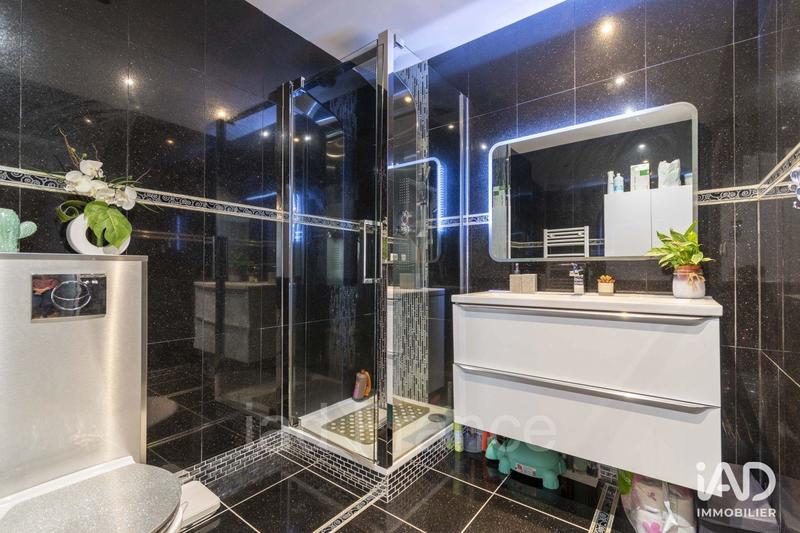 Maison - 164 m² - 8 pièces