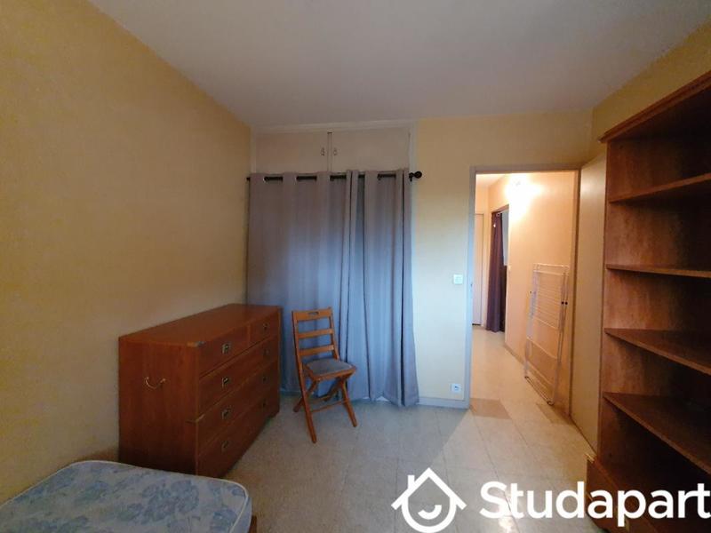 Chambre - 11 m² - 1 pièce