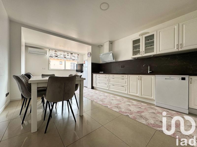 Maison - 225 m² - 7 pièces