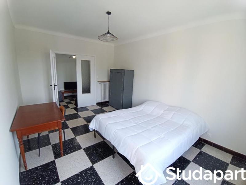 Chambre - 9 m² - 1 pièce