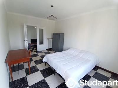 Chambre - 9 m² - 1 pièce