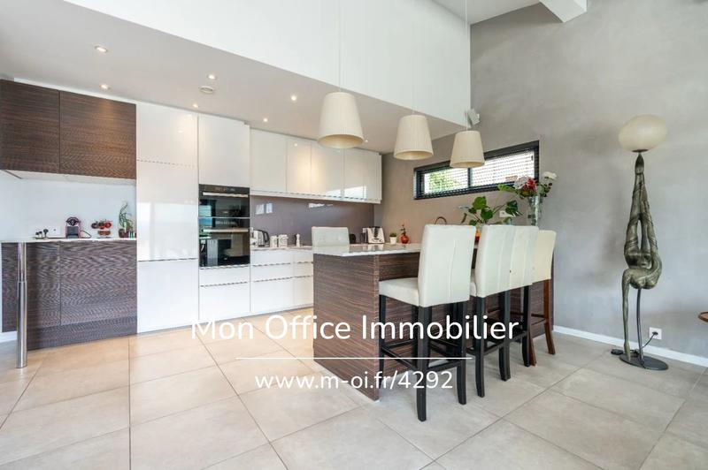 Villa - 216 m² - 6 pièces