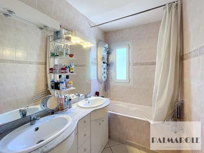 Appartement - 85 m² - 4 pièces