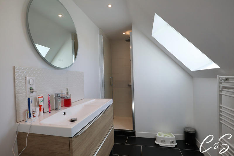 Maison - 111 m² - 6 pièces