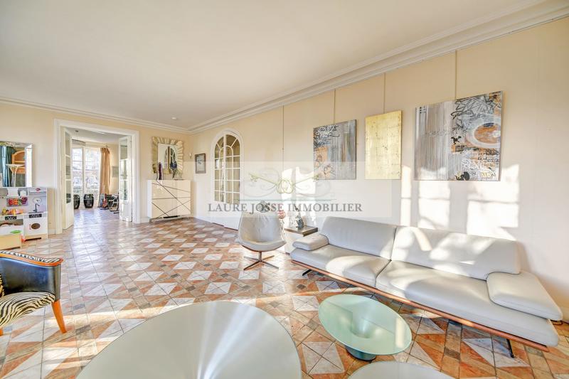 Villa - 485 m² - 12 pièces