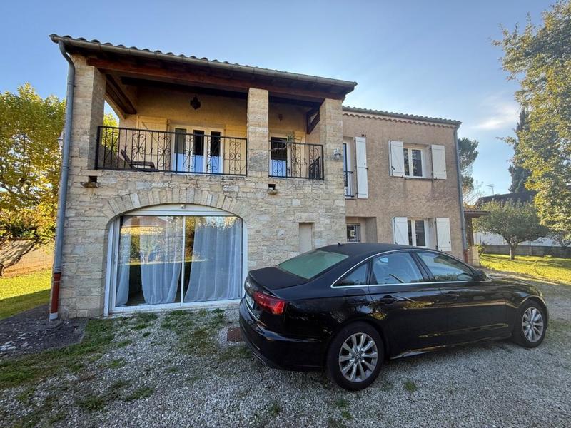 Maison - 160 m² - 8 pièces