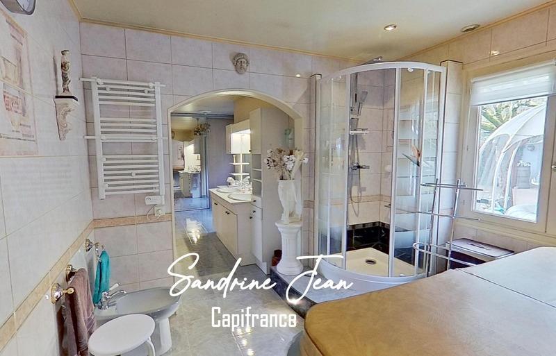 Maison - 210 m² - 6 pièces