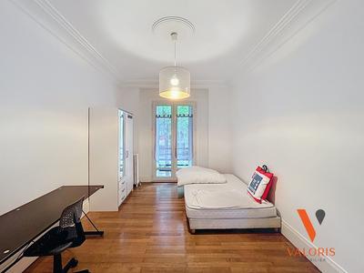 Appartement - 99 m² - 5 pièces