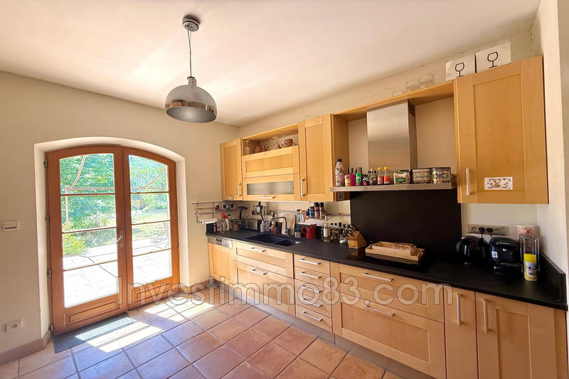 Maison - 200 m² - 7 pièces