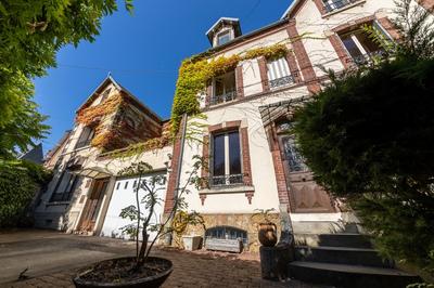Maison bourgeoise - 308 m² - 11 pièces