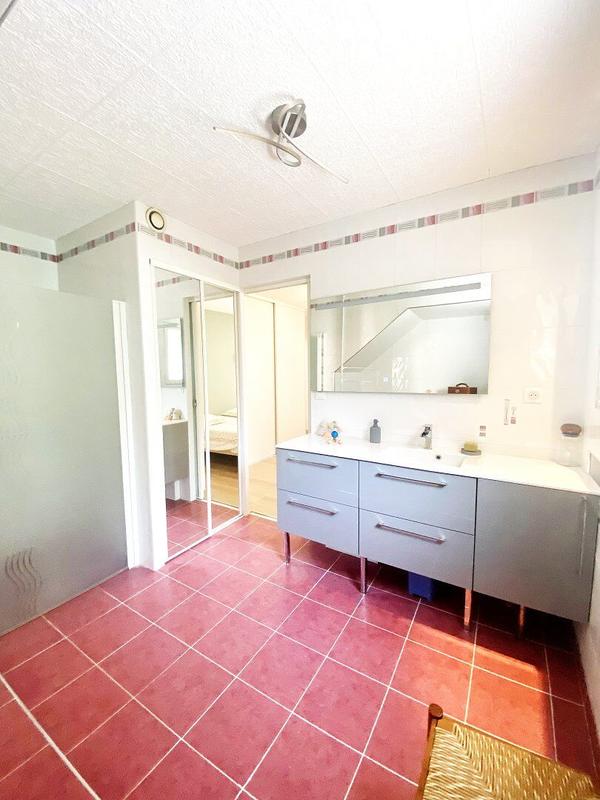 Villa - 210 m² - 8 pièces