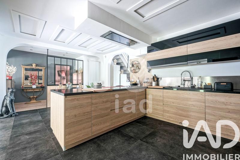 Maison de maîtres - 260 m² - 8 pièces