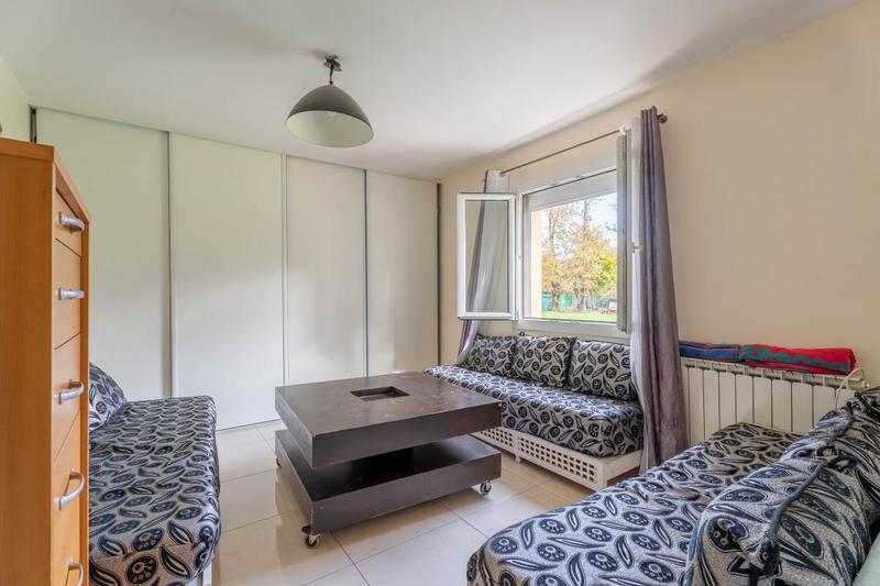 Maison - 210 m² - 8 pièces