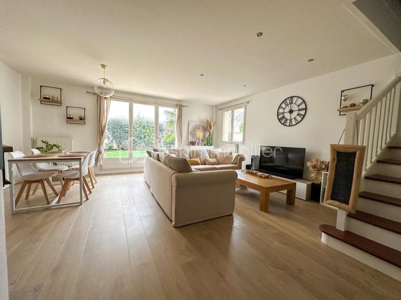 Maison - 95 m² - 5 pièces