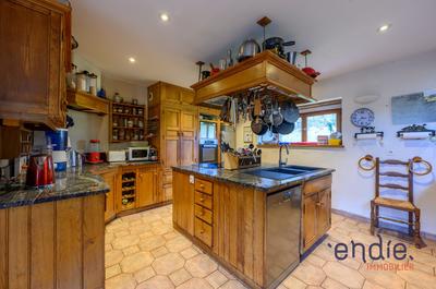 Maison - 352 m² - 13 pièces