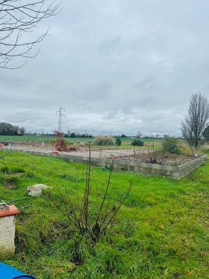 Terrain constructible - 1 400 m²