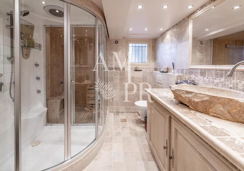 Maison - 500 m² - 9 pièces