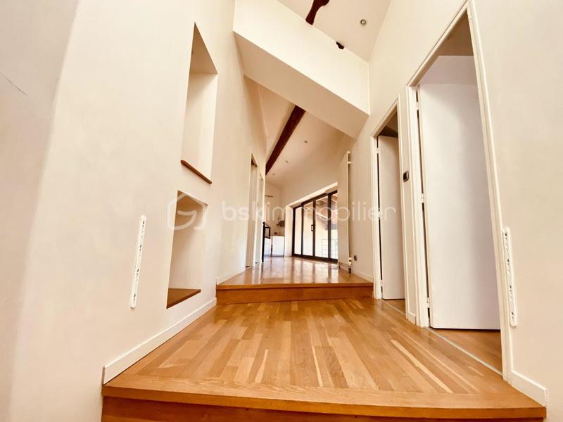 Propriété - 170 m² - 6 pièces