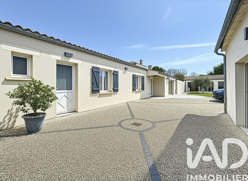 Maison - 212 m² - 8 pièces