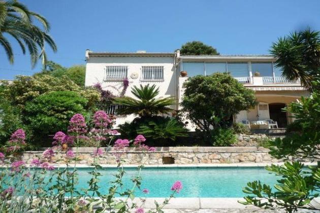 Maison - 221 m² - 6 pièces