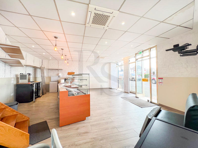 Local commercial - 52 m² - 2 pièces