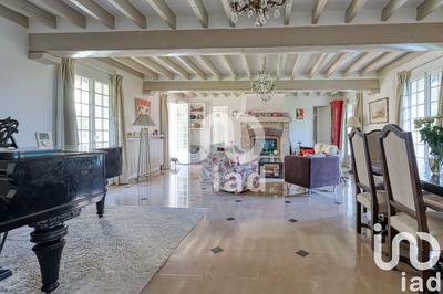 Maison - 250 m² - 6 pièces