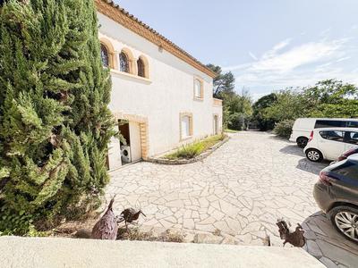 Appartement - 200 m² - 8 pièces